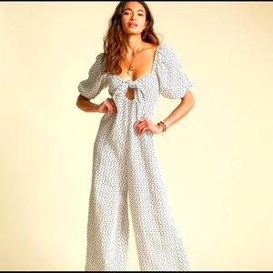 NWT Billabong WANDER & GET LOST